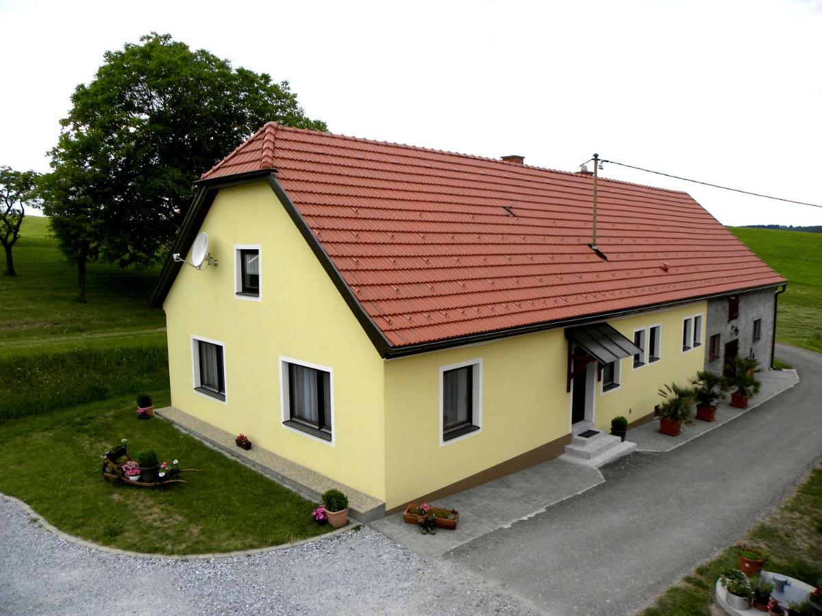 Gaestehaus Zur Alten Buche Eisengraberamt Exterior photo
